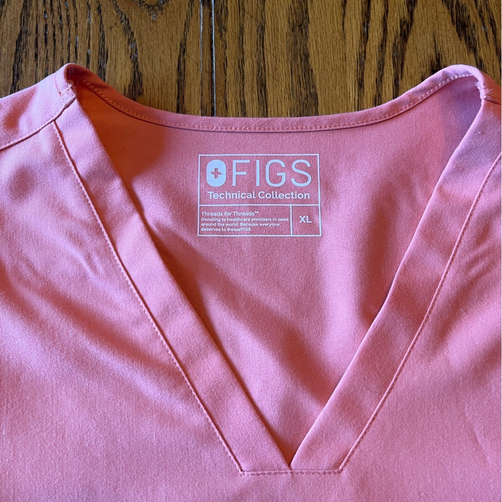 Figs Coral Casma Top XL